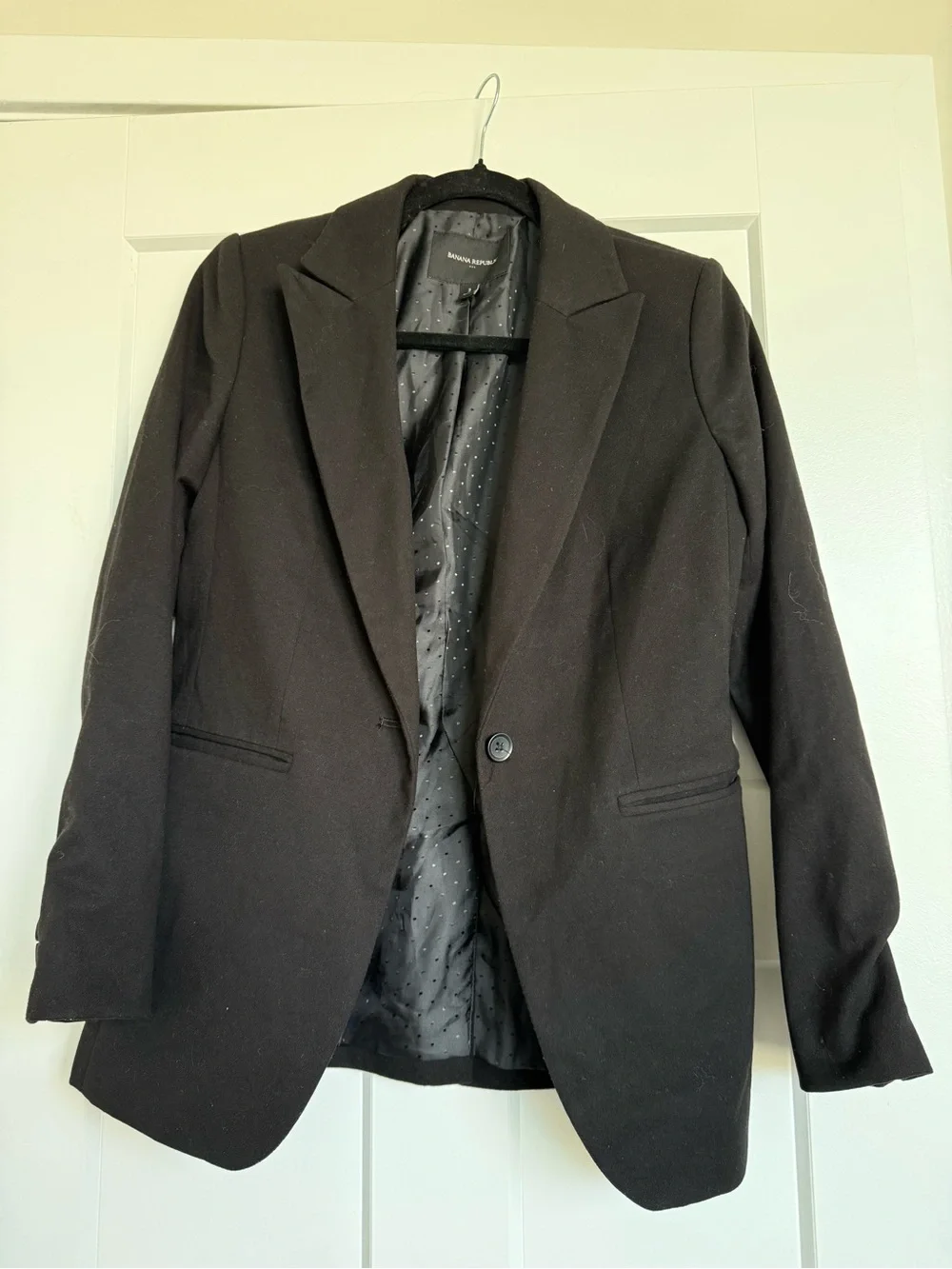 Banana Republic sleek single